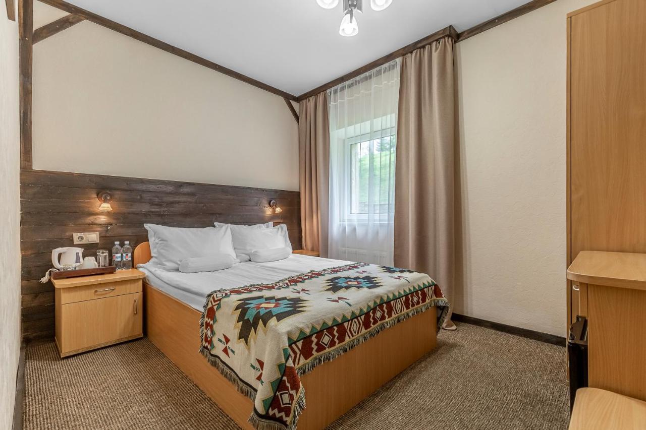 Zahar Berkut Hotel Slavske Buitenkant foto