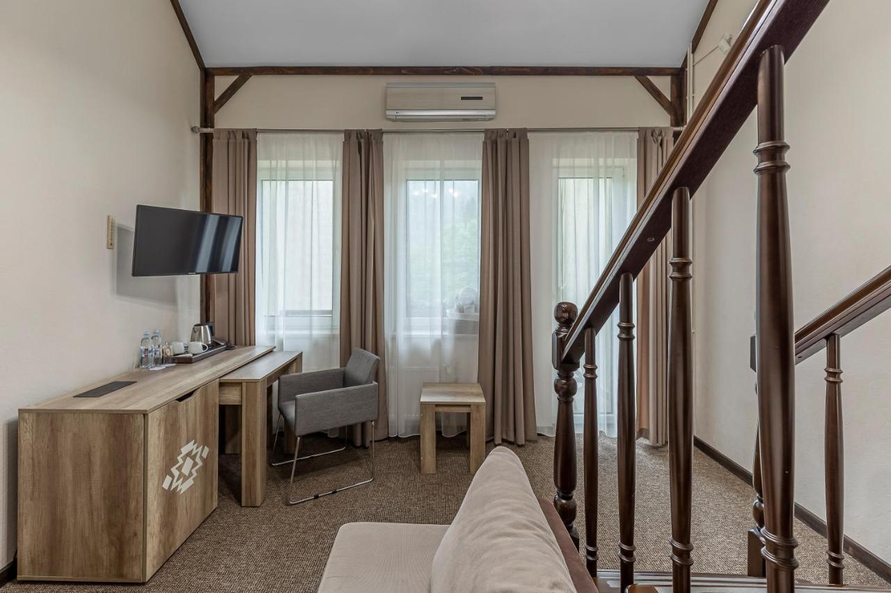 Zahar Berkut Hotel Slavske Buitenkant foto